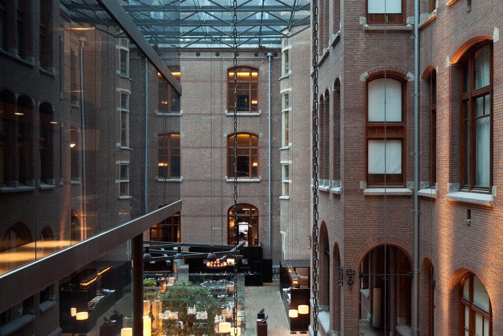 hotel-the-conservatorium-esprit-loft-d-artiste-voyage-de-luxe-a-amsterdam-3