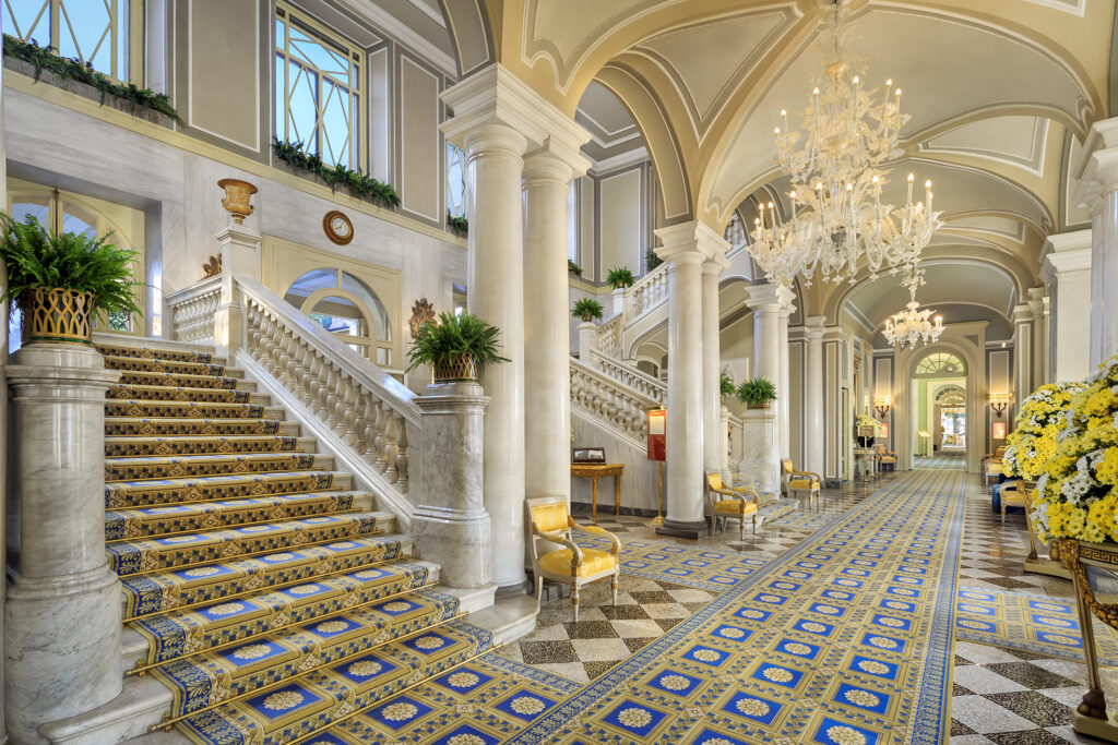 villa-d-este-hotel-de-luxe-mythique-et-historique-du-lac-de-come-en-italie-11